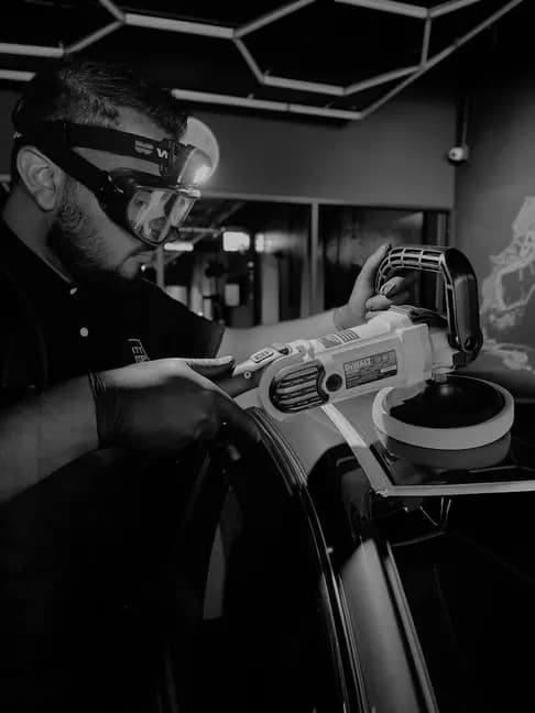 Machine polishing photograph from the supplied PITT STOP catalogue